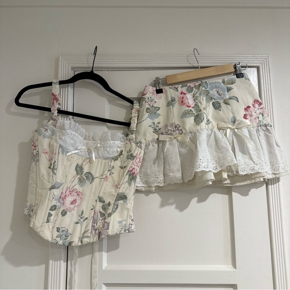 Cream Floral Lace-Trim Corset Top ONLY (the Coult) - Picture 2 of 3
